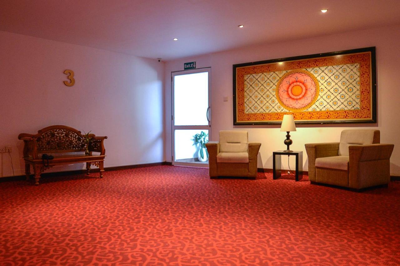 Royal Kandyan Exterior foto